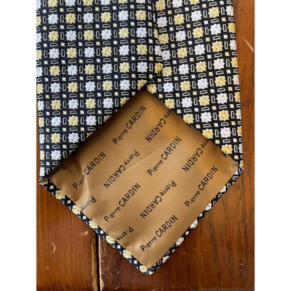 Pierre Cardin Tie, Paris-New York, 100% Imported Polyester - Picture 5 of 6